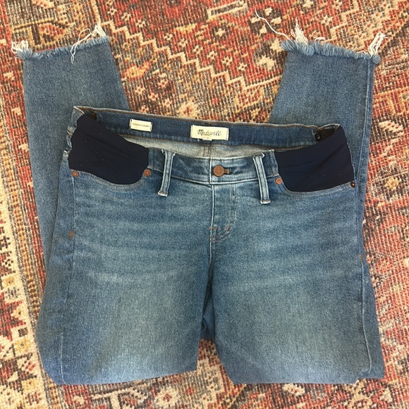 Madewell Cropped Skinny MATERNITY Jeans with Frayed Hem - Picture 1 of 7